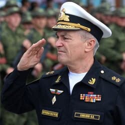 再送ロシア、黒海艦隊司令官の映像公開　ウクライナは