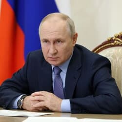 ロシアのプーチン大統領、政府に小売り燃料価格の安定