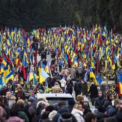 ウクライナ侵攻が3年目突入、甚大な犠牲と細る国際的