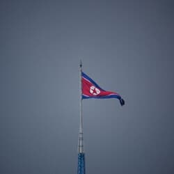 北朝鮮の金総書記、25日に多連装ロケット砲の試射視