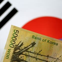 韓国財政、もはや格付けの強みではない　債務増抑制を