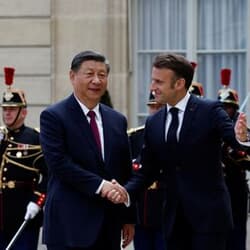 中国主席に「均衡の取れた貿易」要求、仏大統領と欧州