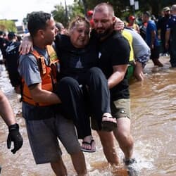 ブラジル南部洪水の死者100人に、さらなる雨で被害