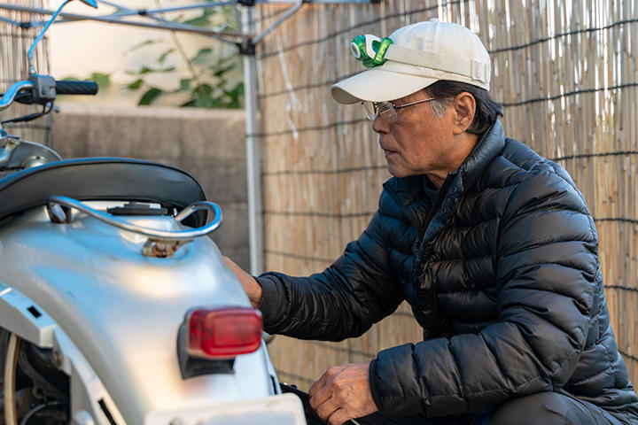 自動車と日本の高齢男性