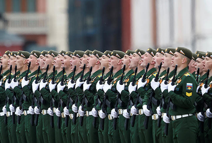 対独勝利記念パレードでのロシア軍兵士