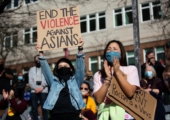 シアトルのチャイナタウン　アジア系への暴力に反対するデモ