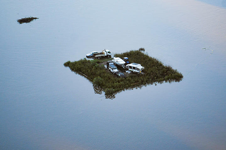 洪水で孤立する土地（ニューサウスウェールズ州）
