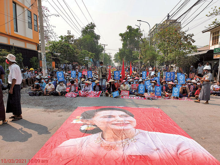 ミャンマーのクーデター反対デモ