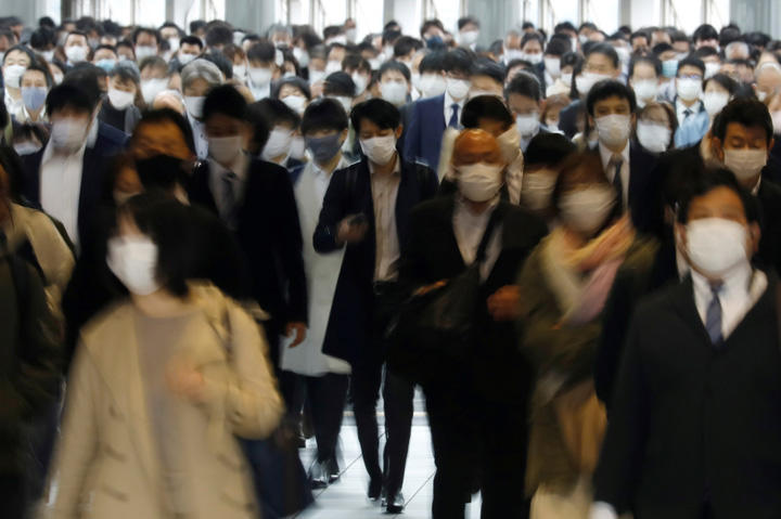 東京の通勤客、新型コロナウイルス