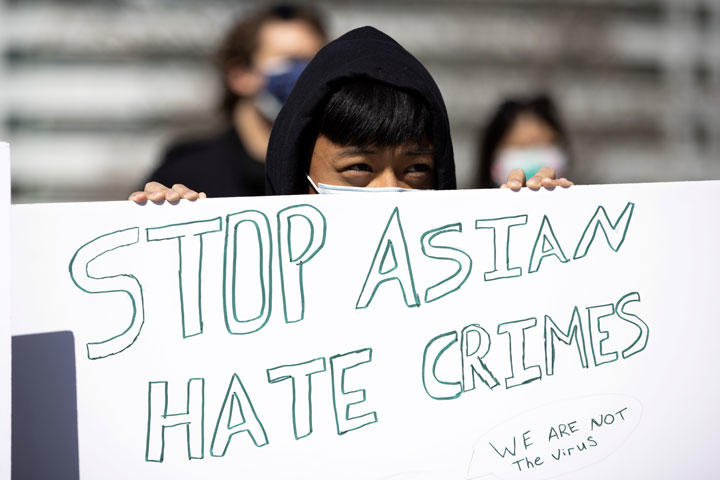 アジア系へのヘイトクライムに抗議する集会（3月27日、デンバー）