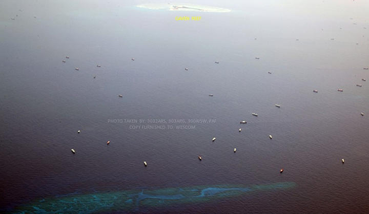 南シナ海のガベン礁周辺に集結した中国船（4月11日）