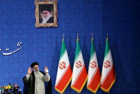 イラン大統領選で当選したライシ師