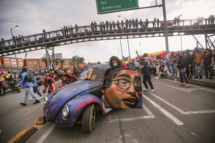コロンビアの首都ボゴタでの反政府デモ