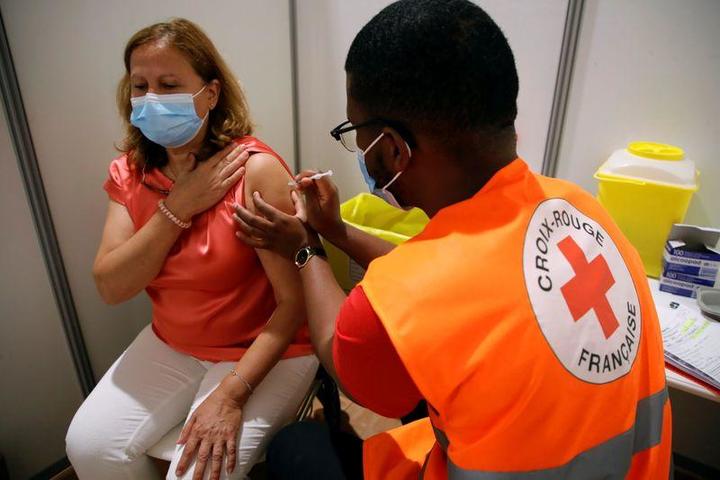 パリでの新型コロナウイルスワクチン接種