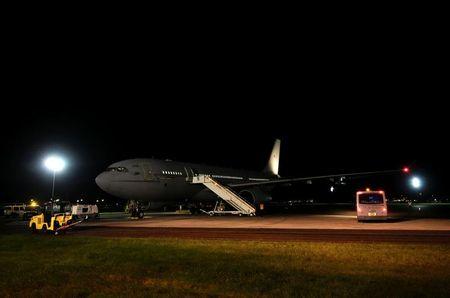 カブールから英ブライズ・ノートン空軍基地に到着した航空機