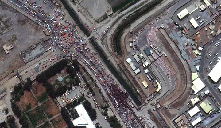 カブール空港　衛星写真