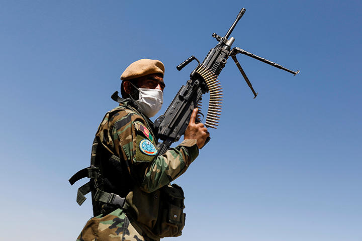 カブール陥落前のアフガニスタン政府軍兵士