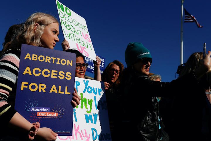 中絶の権利保護を求めるデモ