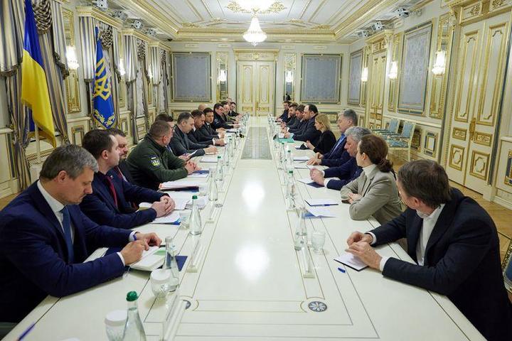 ウクライナ政権の会議