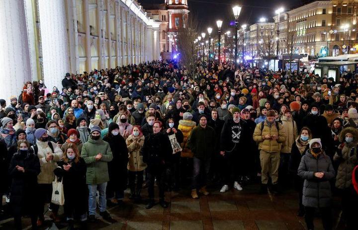 ロシアのサンクトペテルブルクでの反戦デモ