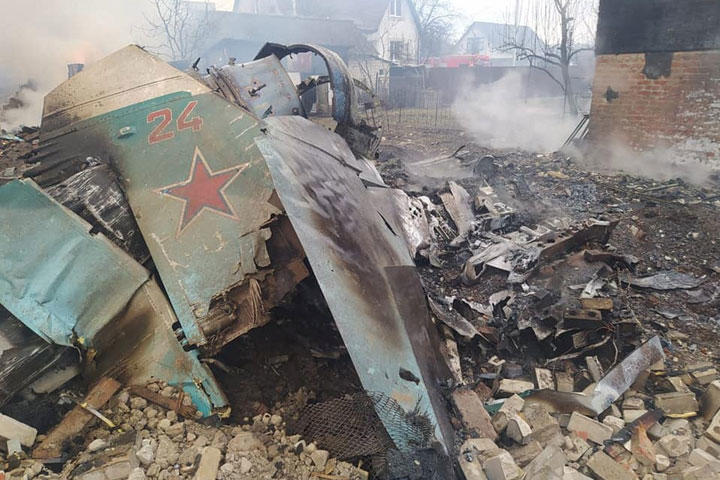 ロシア軍戦闘機の残骸