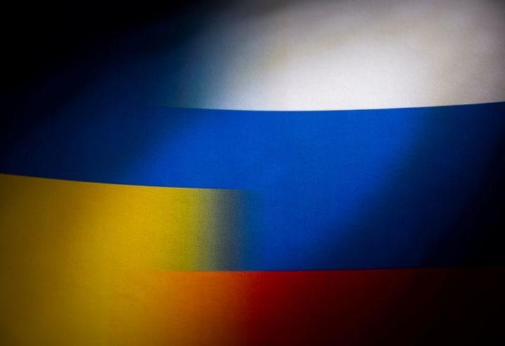 ロシアとウクライナの国旗のイメージ