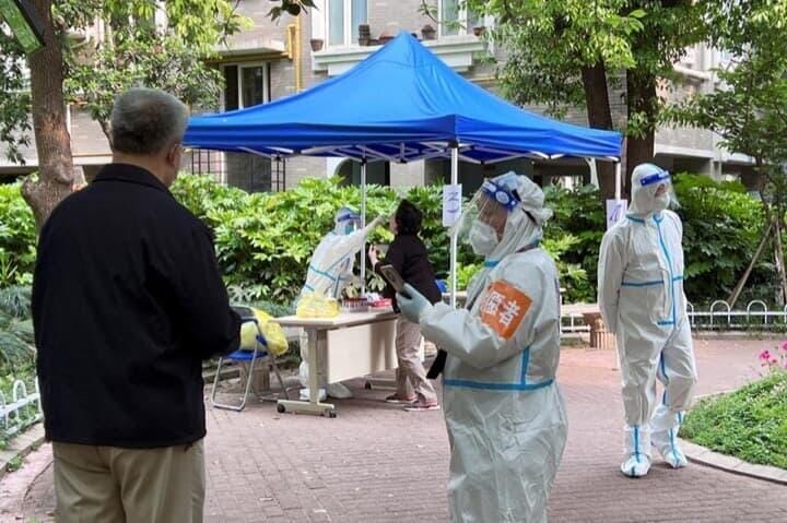中国・上海市での新型コロナウイルス検査のようす