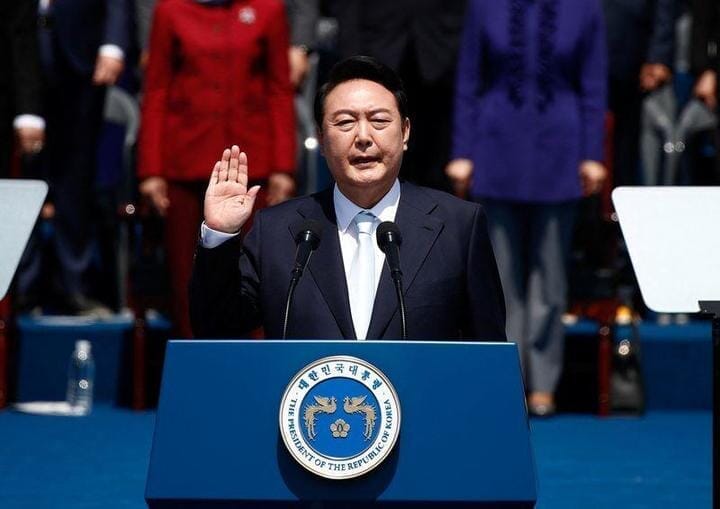 就任式で宣誓をする尹錫悦韓国大統領