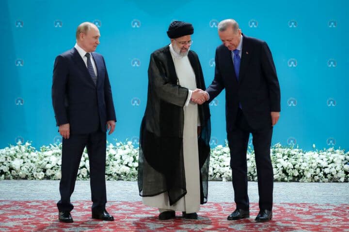 プーチンのイラン訪問
