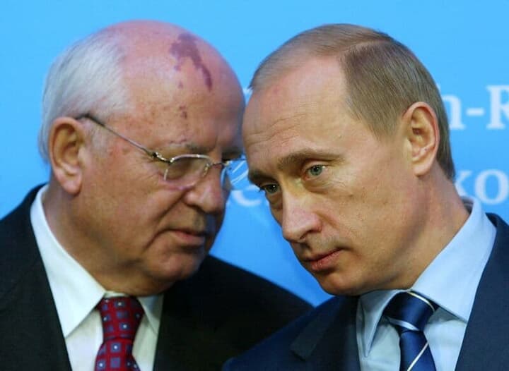 プーチンとゴルバチョフ