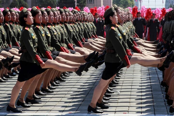 北朝鮮の女性兵士たち
