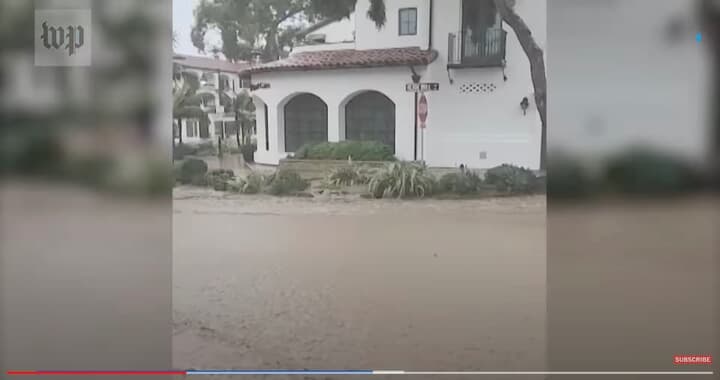 水浸しになった住宅