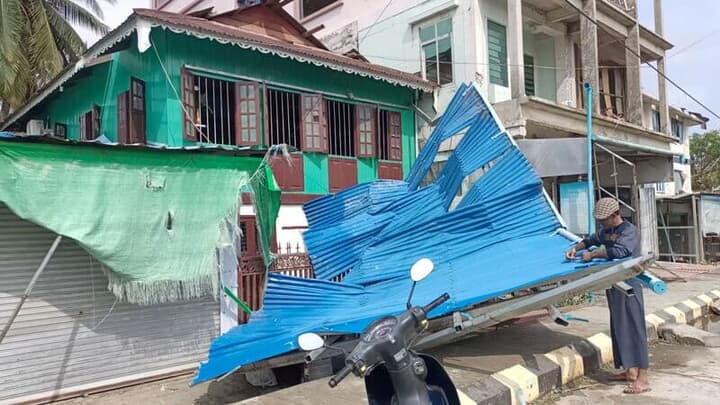 サイクロンで被害を受けたミャンマー・ラカイン州の建物