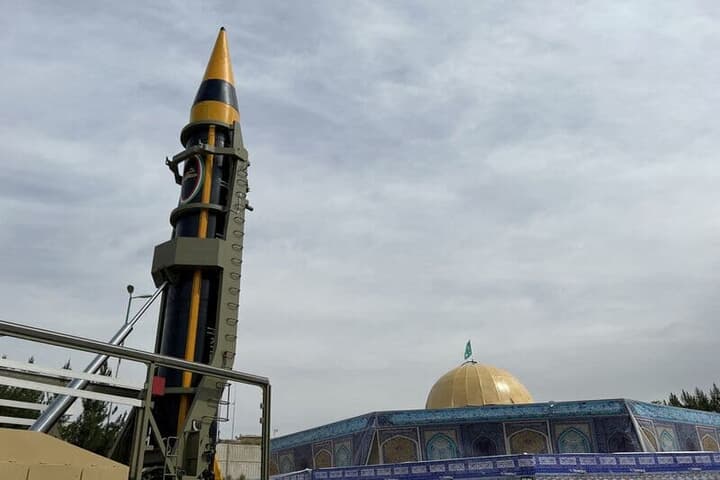 イランの新型弾道ミサイル「ハイバル」