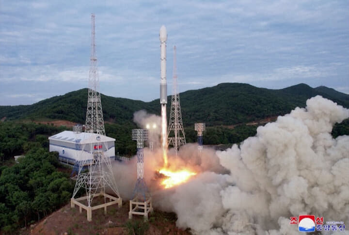 北朝鮮の新型ロケット「千里馬1型」