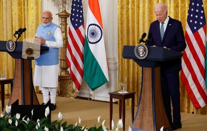 ホワイトハウスで共同記者会見するバイデン米大統領とインドのモディ首相