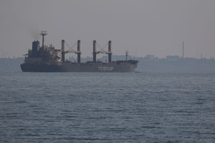 ウクライナのオデーサ港から出航するトルコ籍の船舶