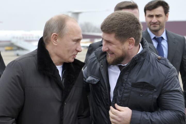 ロシアのプーチン大統領とチェチェン共和国のカディロフ首長