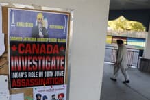 殺害事件でのインドの関与について捜査を求めるポスター