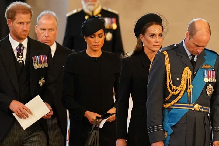エリザベス女王の葬儀でのキャサリン妃とメーガン妃