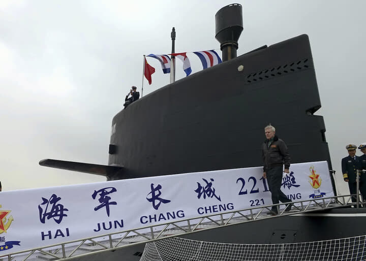 人民解放軍の元級潜水艦、039Cの旧型（2012年、寧波）