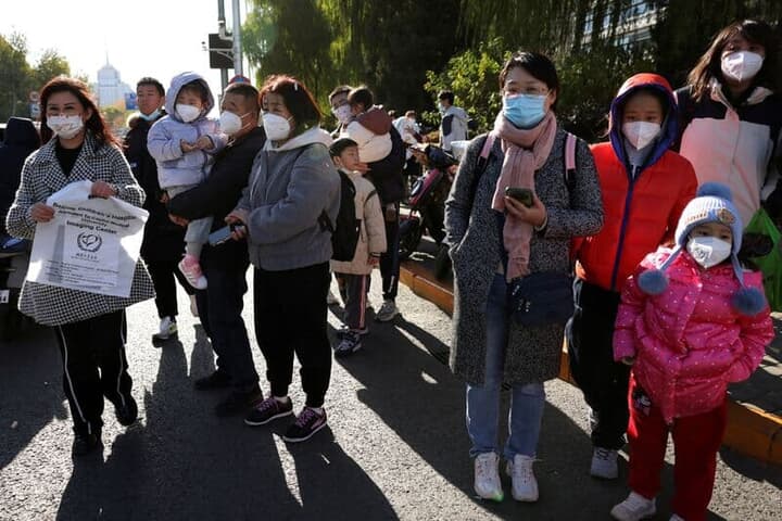 マスクを付けた北京の人々