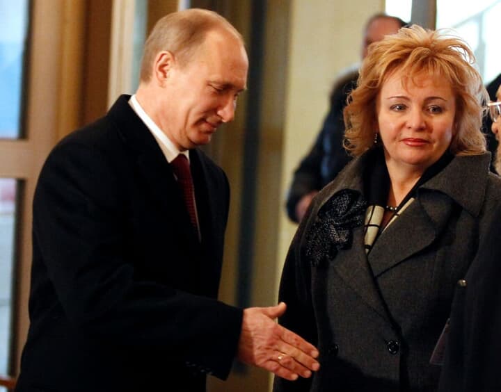 プーチン大統領と最初の妻リュドミラ・シュクレブネワ