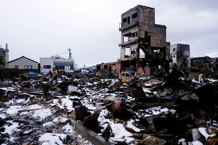 がれきとなった石川県輪島市の被災地