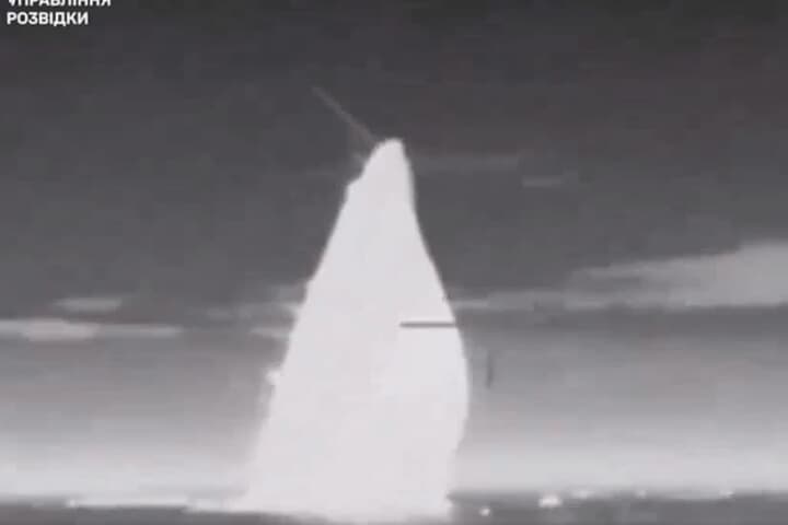 ロシア黒海艦隊のミサイル艇に水上ドローン攻撃