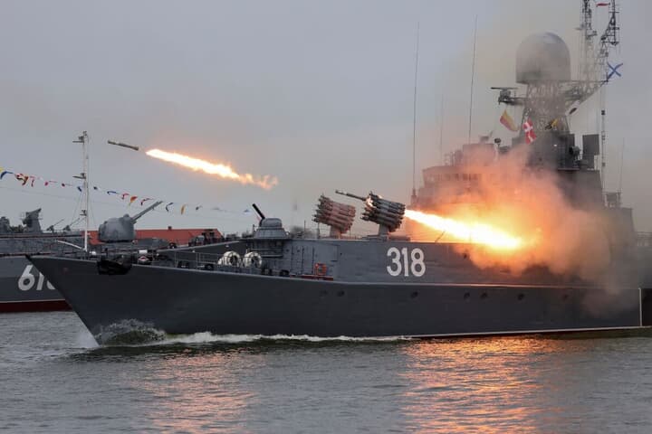 ロシア黒海艦隊ミサイル艇にウクライナ海上ドローン攻撃