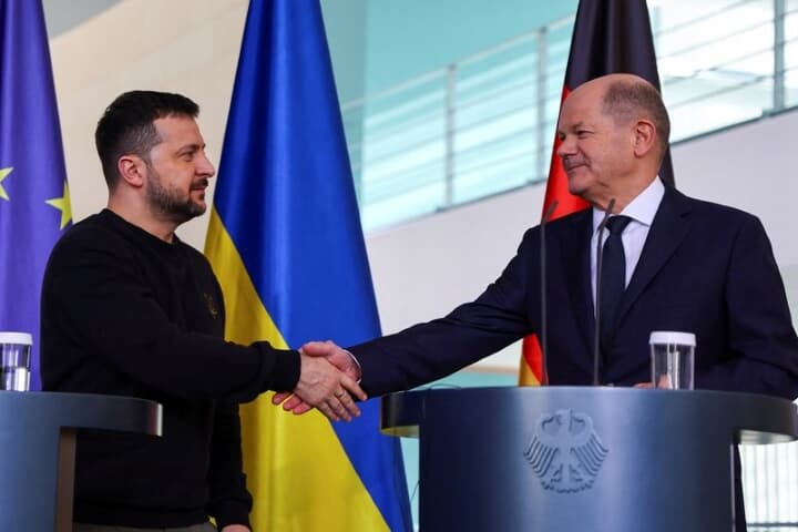 ウクライナのゼレンスキー大統領がドイツのショルツ首相と会談
