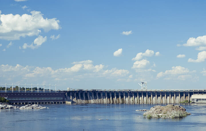 ウクライナ最大の水力発電ダム「ドニプロHES」