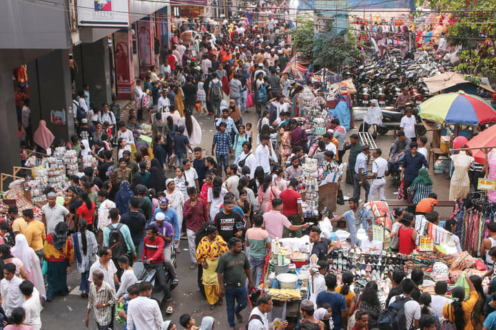 インド東部コルカタの市場
