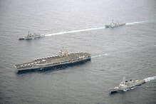 南シナ海、米比合同演習の周囲を埋め尽くす中国船が見えた